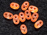 Twinbeads Glaspärla 2,5/5mm Neon Orange 21, 2 Hål 20g