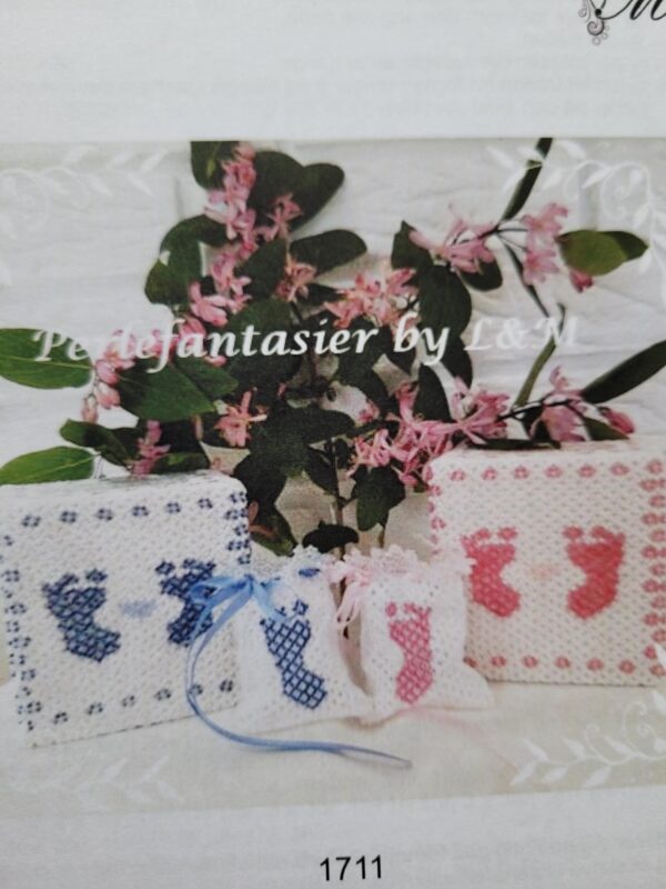 1711 Påse med babyfötter 6x8cm (och sparbössa)